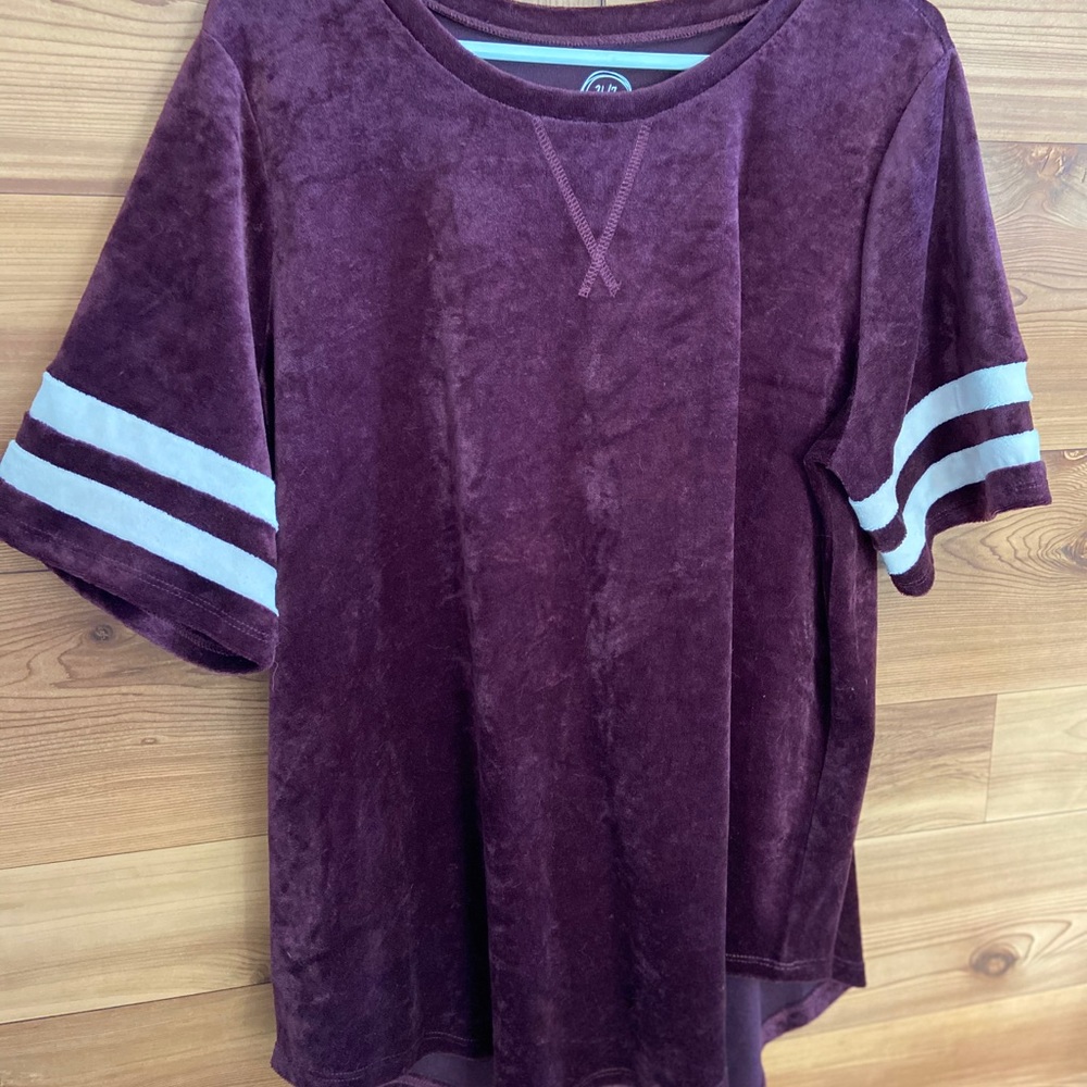 Maurices velvet retro look burgundy raglan top